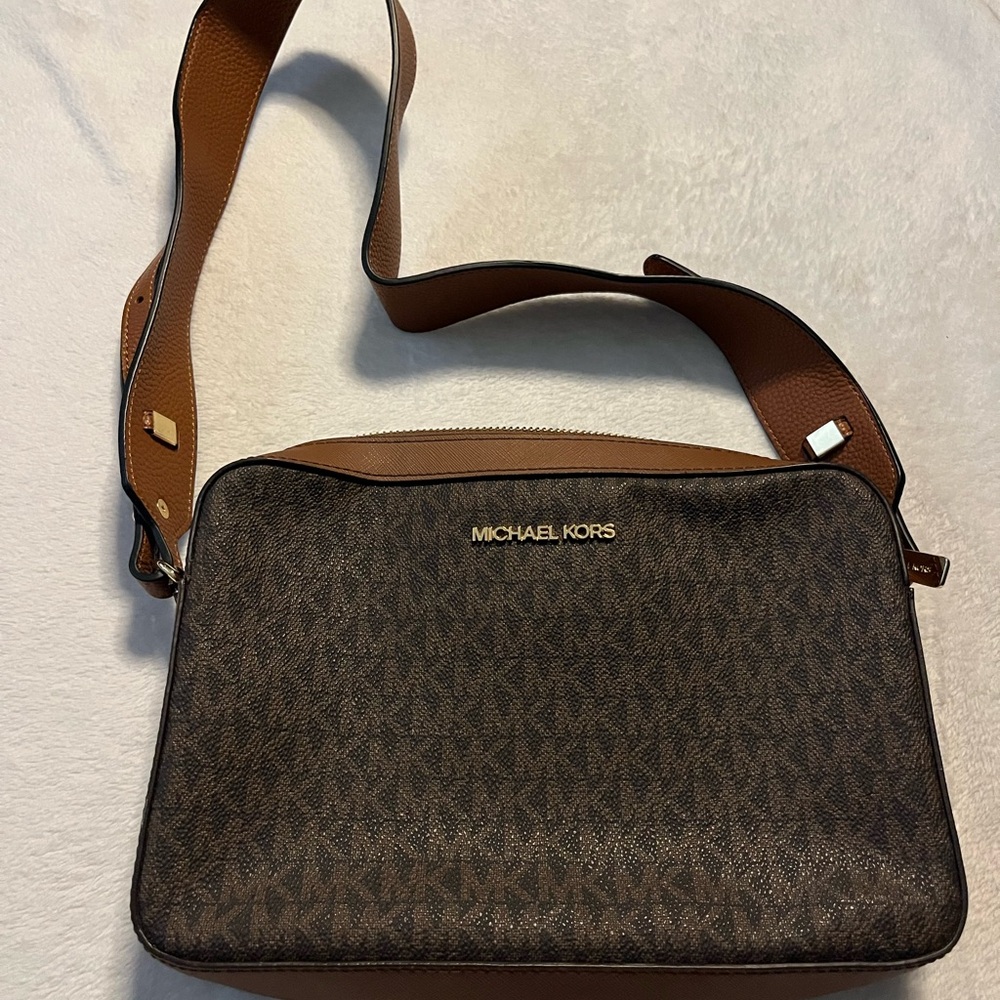 Michael Kors Jet Set Crossbody Bag – Brown/Acorn Leather Trendy